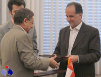 Iran, Oman Sign Gas Agreement