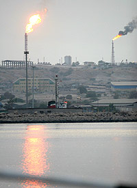 تولید روزانه 350 هزار بشکه نفت خام از منطقه خارگ