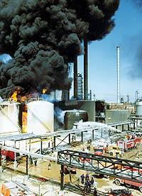 مروری بر حملات بعثی ها به تاسیسات نفتی ایران در 8 سال جنگ تحمیلی