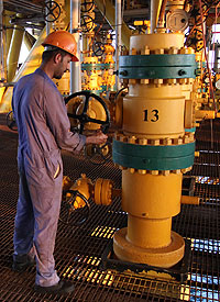 شرایط کار اقماری در صنعت نفت بازنگری می شود