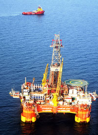 فوران نفت در دریای خزر پس از 104 سال