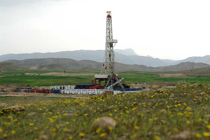 برنامه اکتشاف نفت در استان گیلان تا حصول نتیجه نهایی ادامه دارد