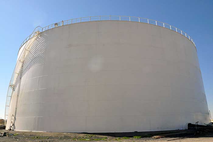 پیشرفت 97 درصدی ساخت 4 مخزن ذخیره سازی نفت در خارگ