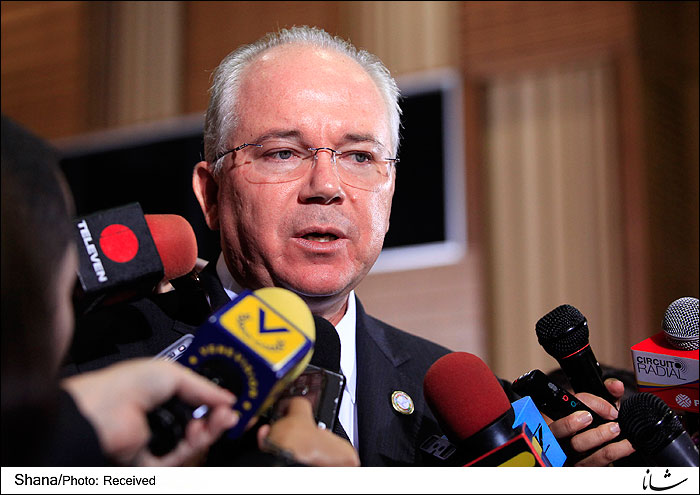 وزیر خارجه ونزوئلا: حامل پیام وزیر نفت عربستان برای زنگنه نبودم