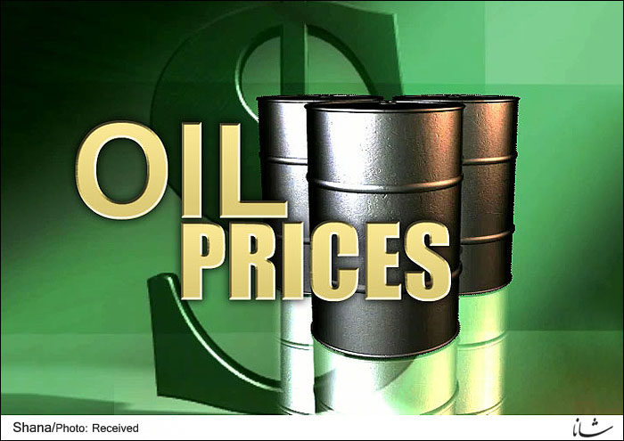 Oil rises 2% as Saudi Arabia and Russia keep supplies tight