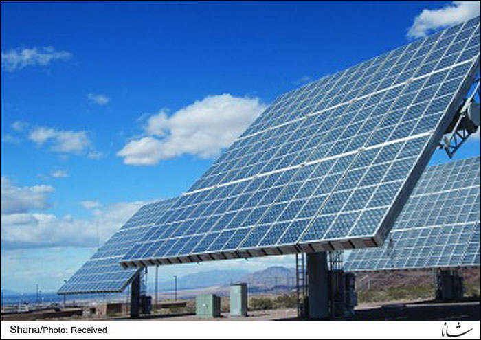 نصب نخستین پنل خورشیدی در وزارت نفت