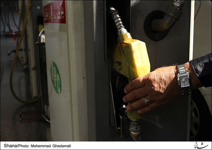 نگاهی دوباره به بحث واردات بنزین