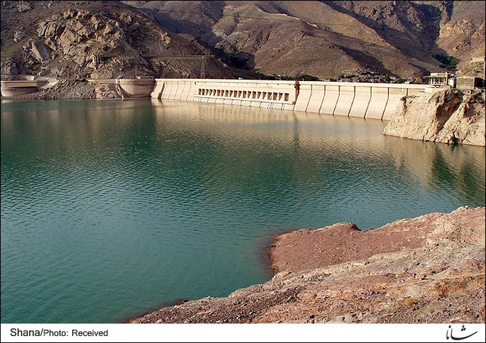 توقف احداث 4 سد برای تثبیت آب در دریاچه ارومیه
