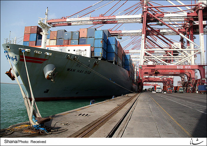 Oil Derivatives' Exports Via Shahid Rajaie Port Up by 62%