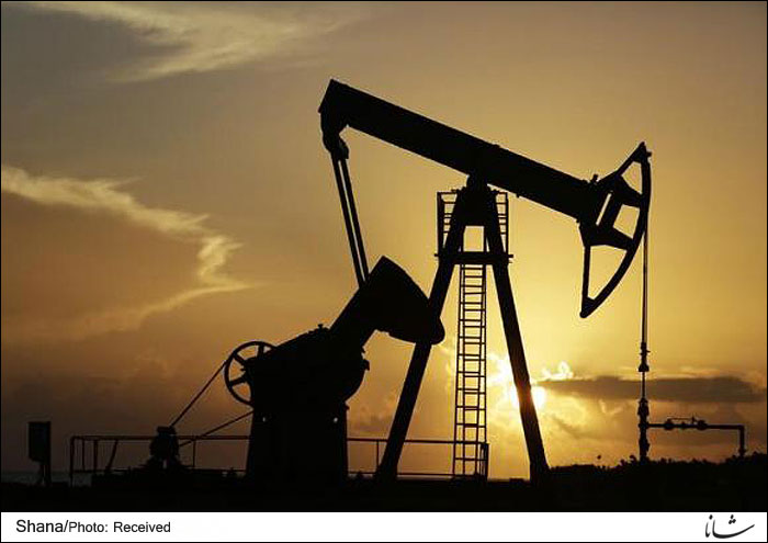 آمریکا در تولید نفت و مایعات گازی از عربستان پیشی می گیرد