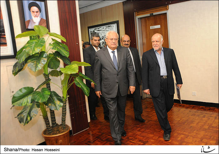 ایران و ارمنستان برای توسعه همکاریها در حوزه نفت مذاکره می کنند