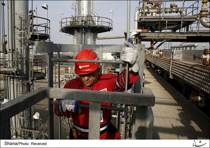 توافق روسیه و ونزوئلا برای سرمایه‌گذاری 14 میلیارد دلاری در بخش نفت و گاز