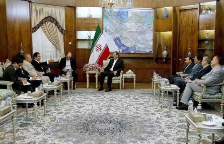 Iran Ready for Oil, Gas Cooperation with Indonesia