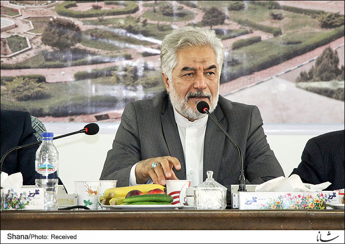 منطقی تر شدن قیمت جهانی نفت با تلاش مشترک وزارتخانه‌های نفت و خارجه