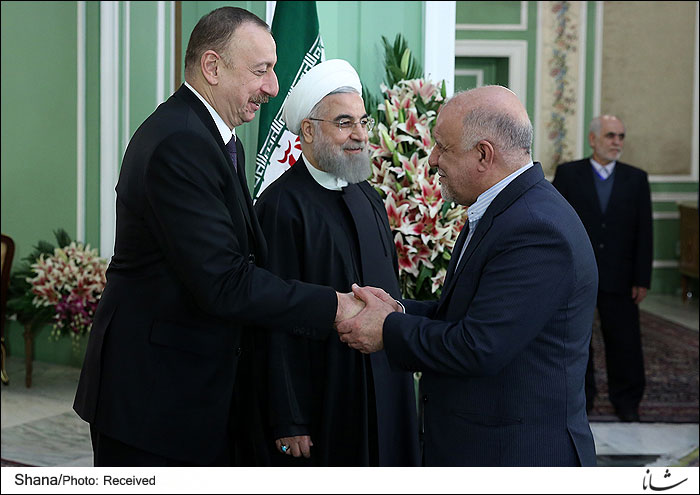 Iran, Azerbaijan Sign Up Oil, Gas MoUs