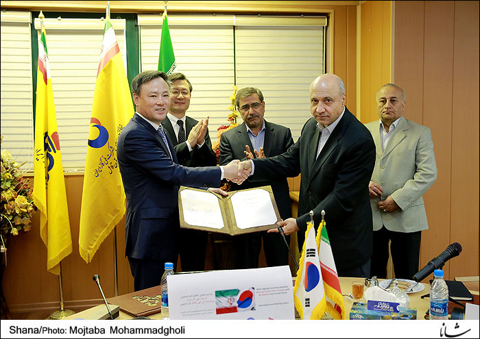 تفاهمنامه همکاری شرکت گاز ایران و گروه اس کی تلکوم کره جنوبی امضا شد