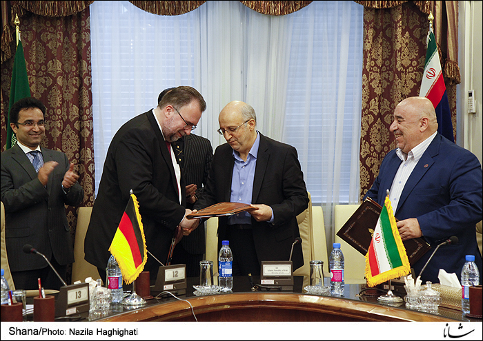 امضای تفاهمنامه شرکتهای ملی نفت و گاز ایران با زیمنس و او تی سی