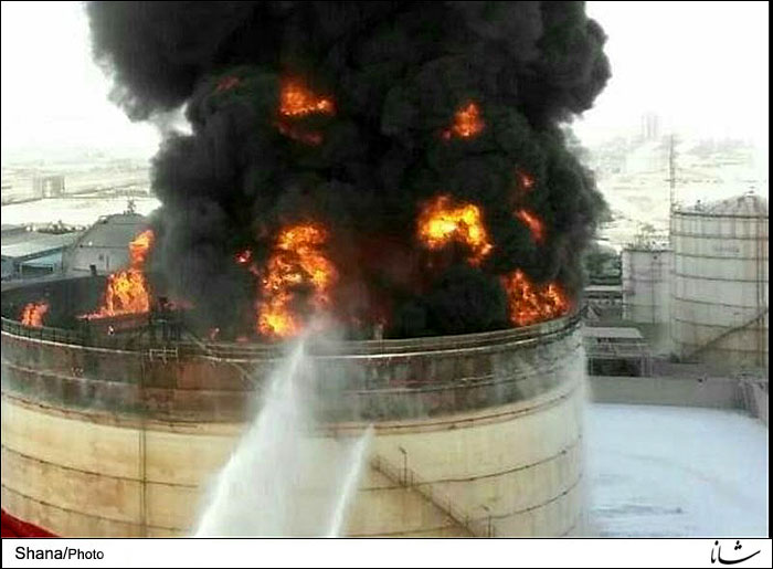 تخلیه خوراک پتروشیمی بوعلی سینا در حال انجام است
