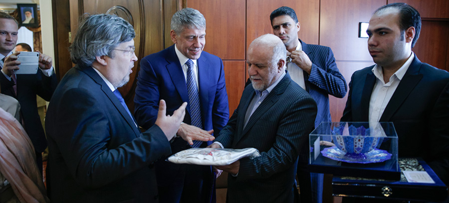 Ukraine Energy Minister Meets Zangeneh in Tehran