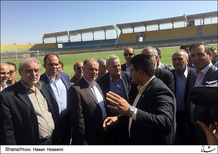 معاون وزیر نفت از ورزشگاه اروندان خرمشهر بازدید کرد