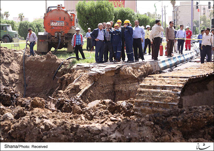 منبع اصلی نشت نفت در میدان فرودگاه شهر اهواز فردا پایان می یابد