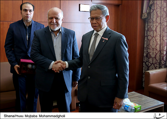 زنگنه با وزیر صنعت و تجارت خارجی مالزی دیدار کرد