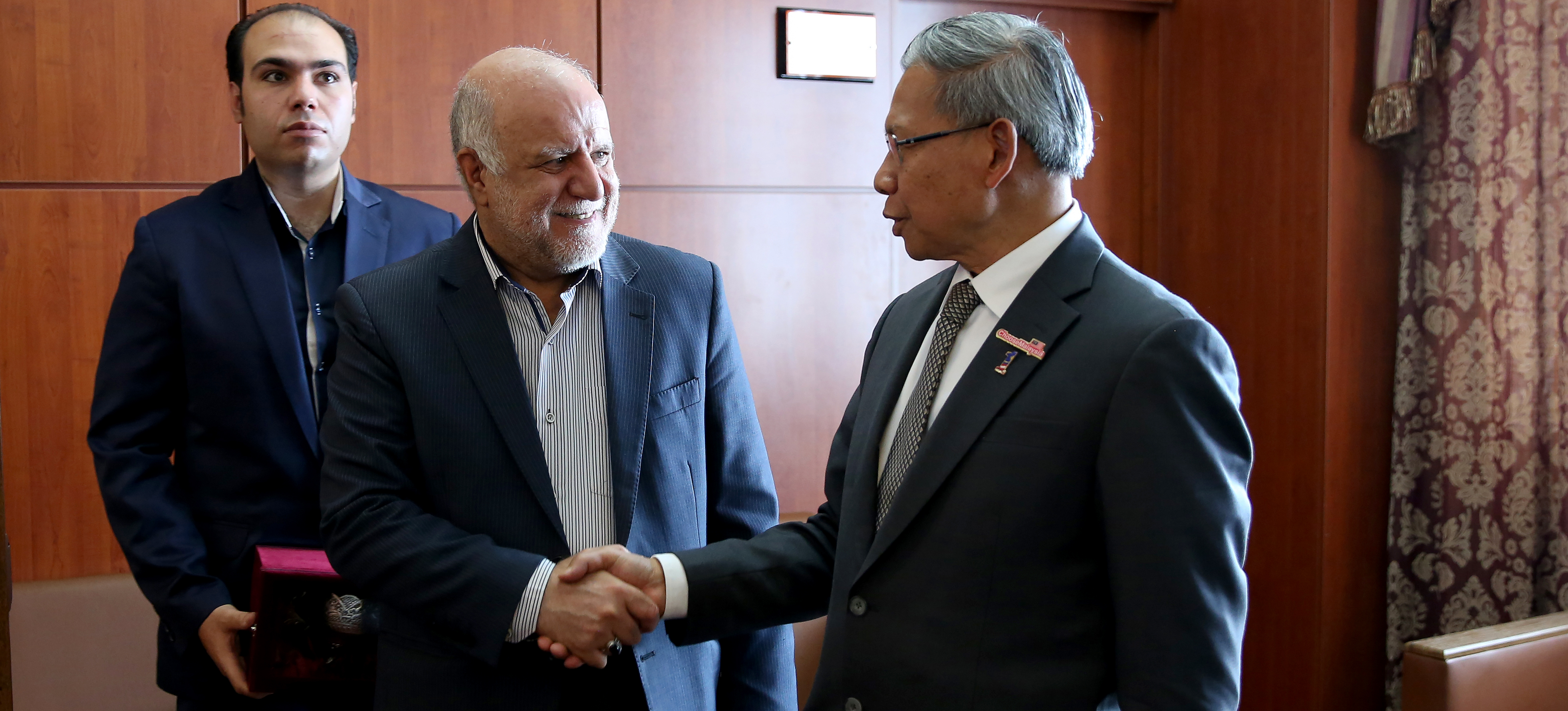 Zangeneh Hosts Meeting with Malaysian Minister