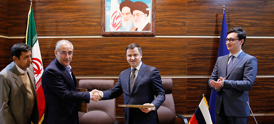 Iran-Russia Ink MoU on Oil, Energy Coop.