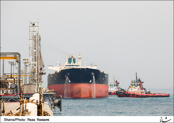 پارسال بیش از 780 میلیون بشکه نفت از پایانه خارک صادر شد