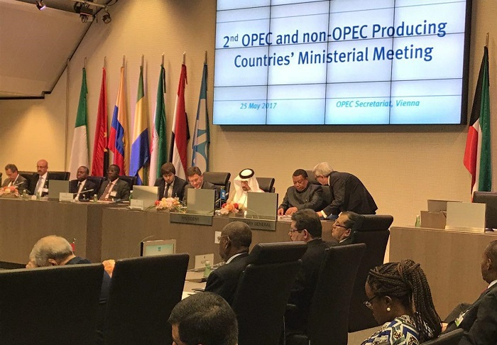 توافق کاهش عرضه نفت تولیدکنندگان غیرعضو اوپک هم 9 ماه تمدید شد