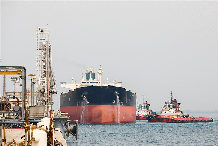 کویت درگیر مهار نشت نفت در خلیج فارس است
