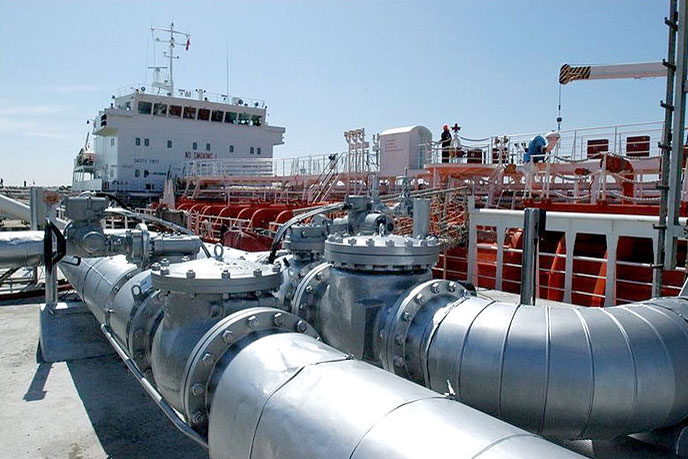 Iran Port Gets 1st Oil Swap Cargo in Years