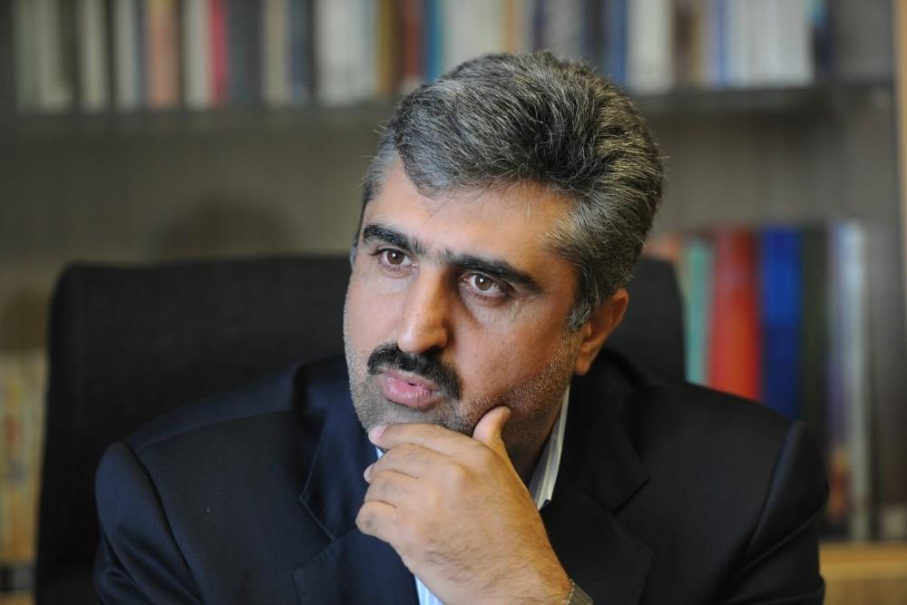 عماد حسینی استخدام در نفت را پس از دوره نمایندگی تکذیب کرد