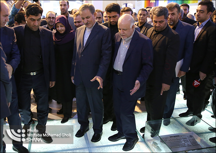 معاون اول رئیس جمهوری از نمایشگاه ایران پلاست بازدید کرد