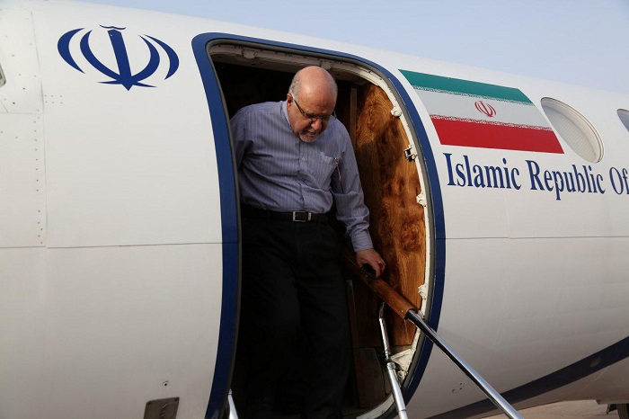 وزیر نفت وارد دهلی‌نو شد