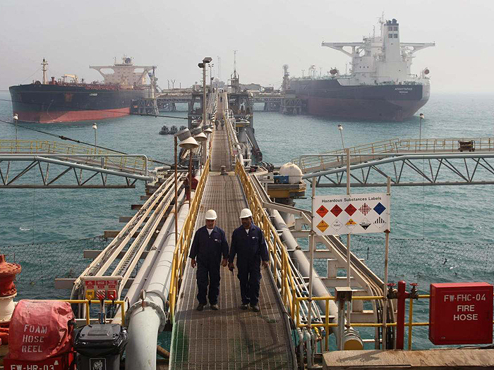 شتاب مشتریان نفت عربستان برای خرید نفت ارزان
