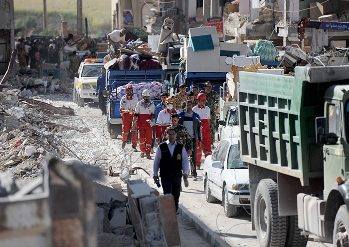 محموله کمک‎های حوزه بسیج شهید تندگویان به مناطق زلزله‎زده ارسال شد