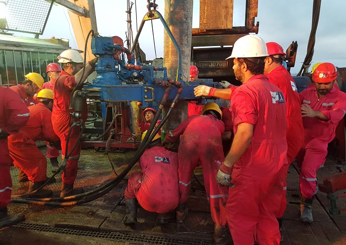 تعیین سقف پاداش بازنشستگی و دست بردن در جیب کارکنان نفت