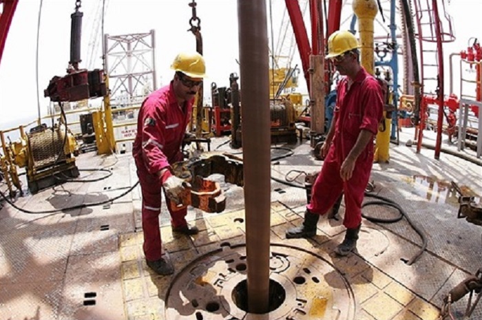 حفر و تکمیل 12 حلقه چاه  نفت و گاز در فروردین‌ماه 97