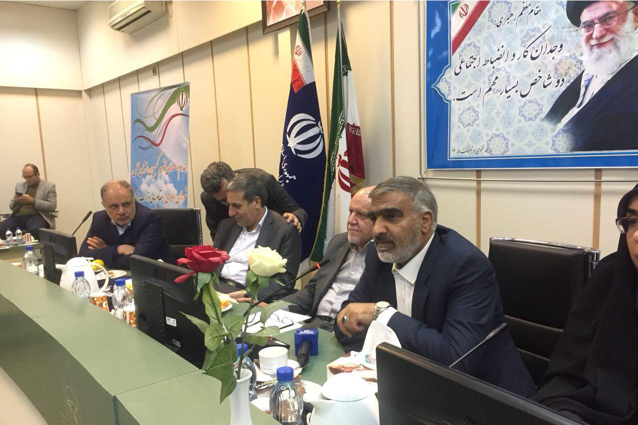 سهم شرکت ملی نفت ایران از فروش نفت به پالایشگاه‌های داخلی افزایش یابد