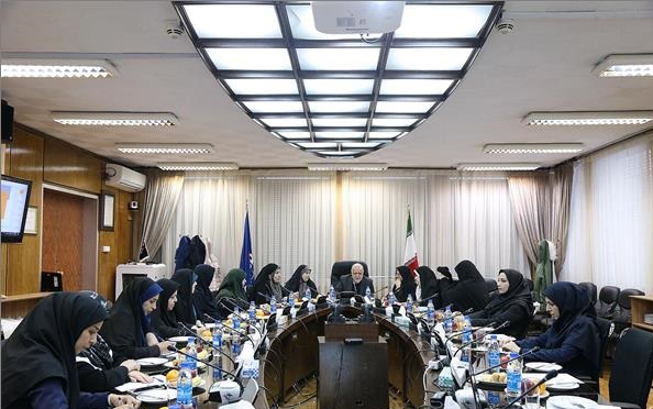 بانوان، خوب و سالم کار می‌کنند