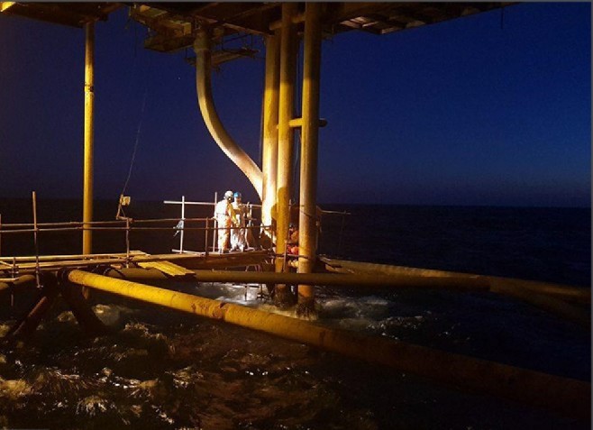 نشت خط لوله انتقال نفت سکوی رشادت مهار شد