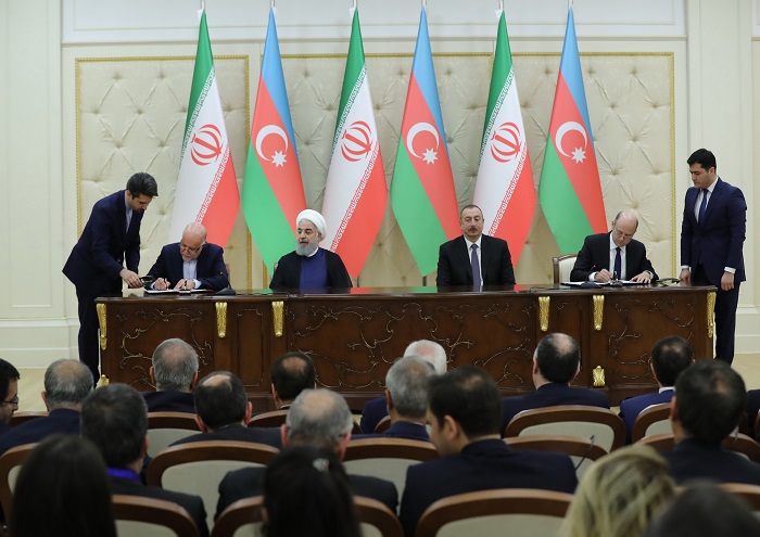 ایران و آذربایجان سند همکاری نفتی امضا کردند