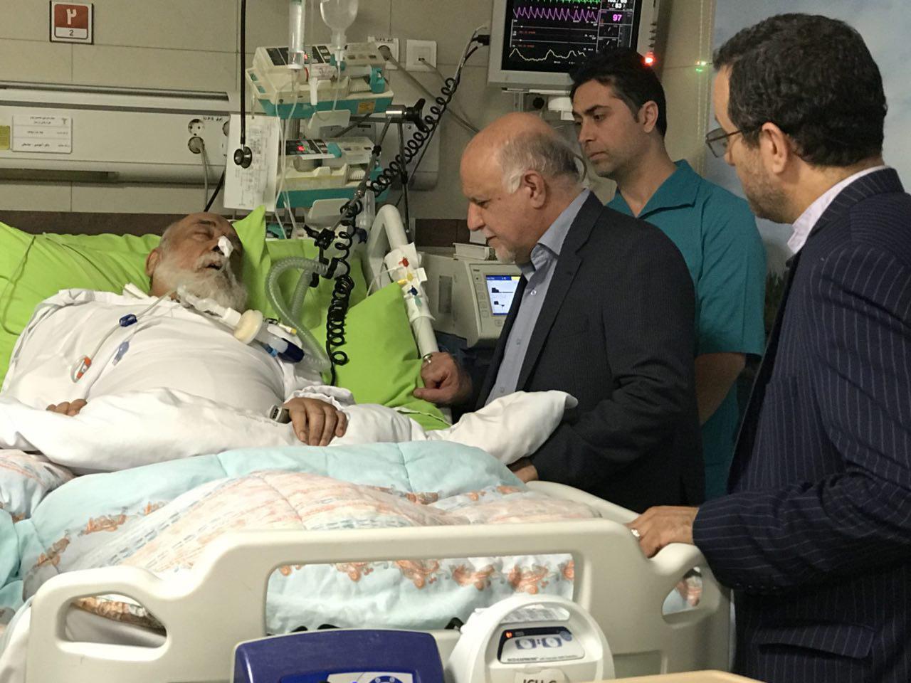 وزیر نفت از حجت الاسلام و المسلمین طباطبایی عیادت کرد