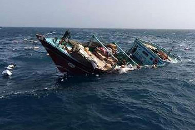 امدادرسانی به لنج حادثه‌دیده در آب‌های خلیج فارس