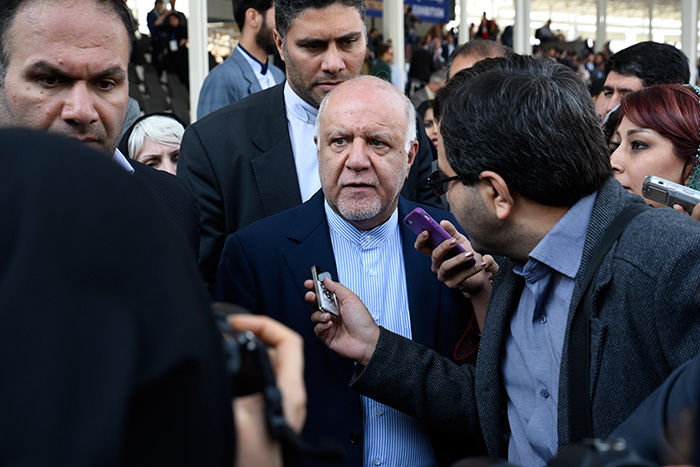 Iran Disapproves of Oil Sector 'Restrictions' &#45;&#45; Zangeneh
