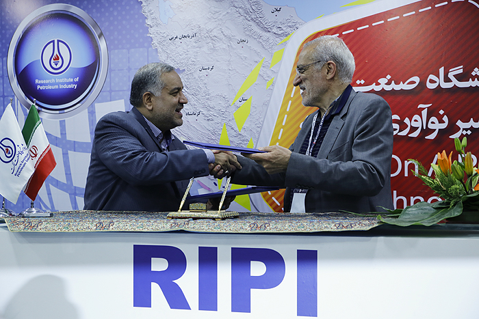 پژوهشگاه صنعت نفت و پالایشگاه کرمانشاه قرارداد همکاری امضا کردند